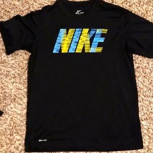 Nike tshirt